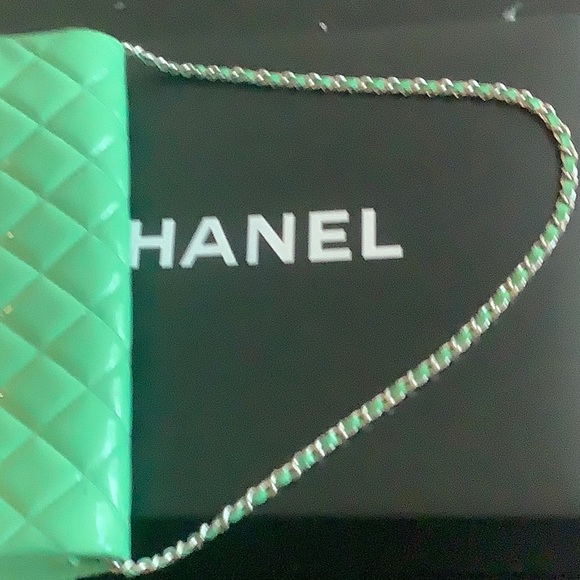Chanel purse - Picture 4 of 8